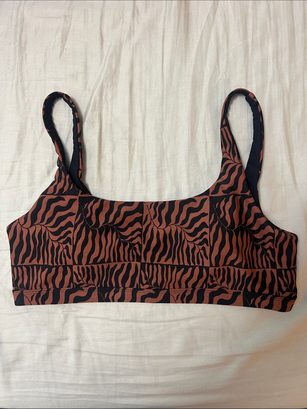 CARVE Designs Korbyn Compression Tiger Wave Bikini Swimsuit Top Medium